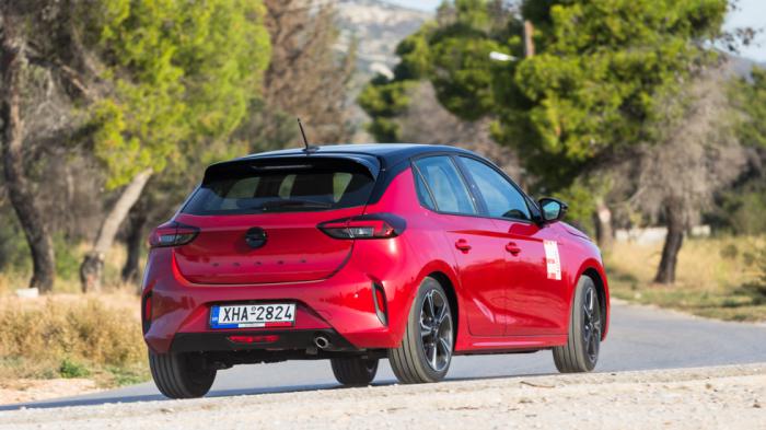 Το Opel Corsa έχει ένα ανάλαφρο και ευχάριστο πάτημα στο δρόμο με ταυτόχρονη σιγουριά και ευκολία στους ελιγμούς.