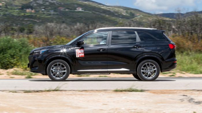 Το E5 είναι το μοναδικό Plug-in Hybrid μοντέλο στην γκάμα της DFSK και εφοδιάζεται με έναν ατμοσφαιρικό κινητήρα 1,5 λτ. 102 ίππων και έναν ισχυρότερο ηλεκτροκινητήρα 177 ίππων που αναλαμβάνει την κίνησή του. Το E5 είναι το μοναδικό Plug-in Hybrid μοντέλο στην γκάμα της DFSK και εφοδιάζεται με έναν ατμοσφαιρικό κινητήρα 1,5 λτ. 102 ίππων και έναν ισχυρότερο ηλεκτροκινητήρα 177 ίππων που αναλαμβάνει την κίνησή του.