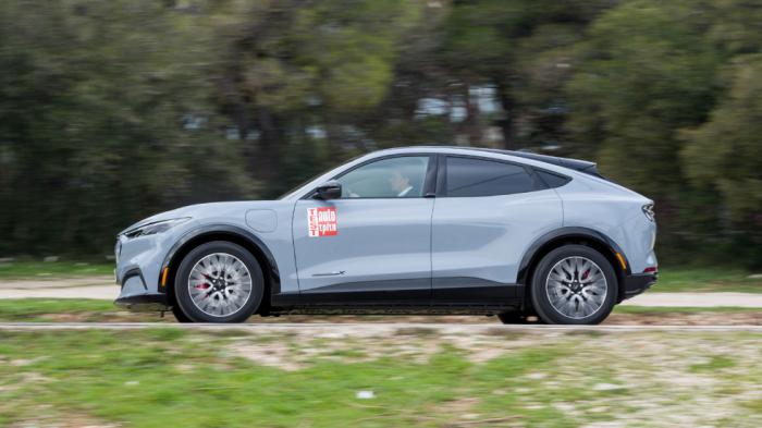 H Ford Mustang Mach-E στην πισωκίνητη έκδοσή της με τη μεγάλη μπαταρία, είναι ένα από τα πιο ολοκληρωμένα αυτοκίνητα της κατηγορίας. H Ford Mustang Mach-E στην πισωκίνητη έκδοσή της με τη μεγάλη μπαταρία, είναι ένα από τα πιο ολοκληρωμένα αυτοκίνητα της κατηγορίας.