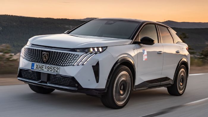 Από 36.900 ευρώ ξεκινάει η τιμή του νέου Peugeot 3008, η οποία είναι αντίστοιχη με την τιμή του προηγούμενου μοντέλου στην ίδια έκδοση. Από 36.900 ευρώ ξεκινάει η τιμή του νέου Peugeot 3008, η οποία είναι αντίστοιχη με την τιμή του προηγούμενου μοντέλου στην ίδια έκδοση.