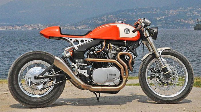 Το πιο όμορφο Virago ever; Πορτοκαλί να βγάζει μάτι, μινιμαλιστικό, με το αποτέλεσμα να δικαιώνει την Plan B για όλες τις επιλογές της.