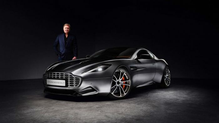 Ο πρώην σχεδιαστής της Aston Martin και ιδρυτής της Fisker Automotive, Henrik Fisker, αποκαλύπτει ένα νέο πρωτότυπο όχημα, το οποίο αποκαλεί Thunderbolt (=κεραυνός). 