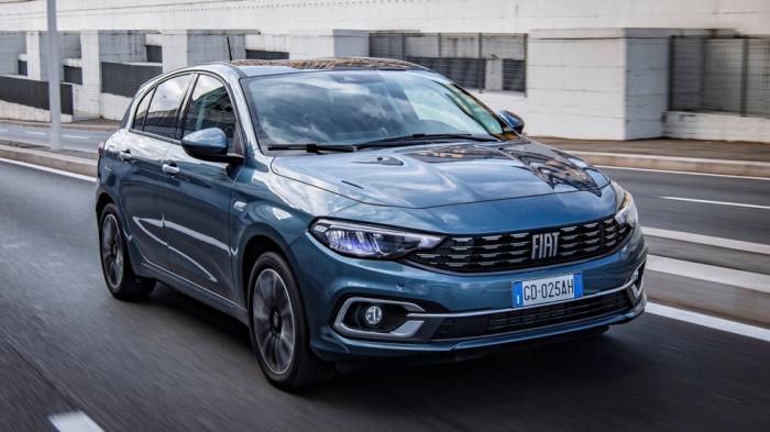 Το Fiat Tipo κοστίζει στη βασική του έκδοση με τον 1,0 λτ. τούρμπο κινητήρα των 130 ίππων από 18.700 ευρώ.