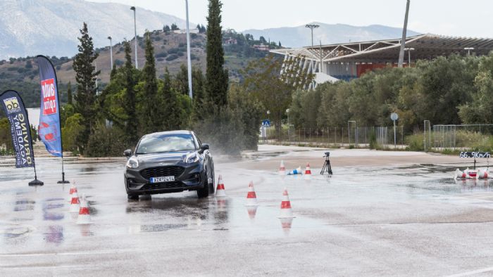 Στην πράξη το Proxes Comfort δικαιολόγησε απόλυτα την αξιολόγησή του με βαθμό Α στην πρόσφυση στο βρεγμένο καταφέρνοντας επίδοση στο elktest 66,9 χλμ./ώρα.