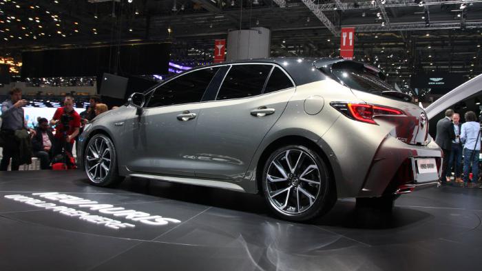 Με δύο υβριδικά σύνολα και ένα βενζίνης θα διατίθεται το νέο Toyota Auris.