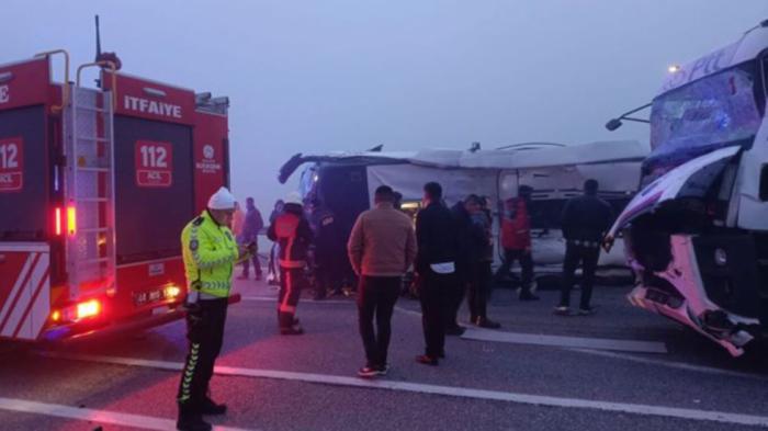 Τουρκία: 4 νεκροί από σύγκρουση φορτηγού με λεωφορείο 
