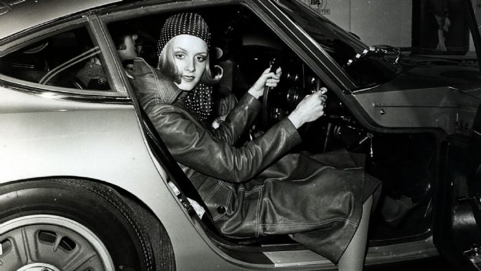H Twiggy στο τιμόνι της Toyota