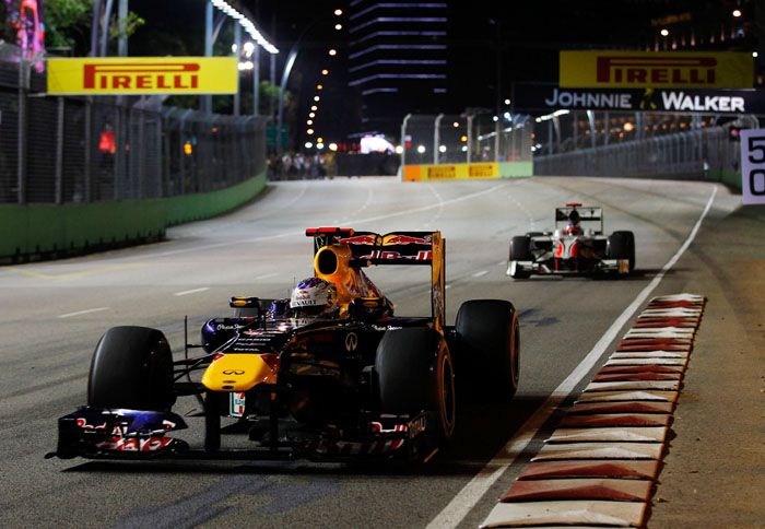 Για 11η φορά φέτος ο Vettel θα ξεκινήσει πρώτος σε GP της F1 και αύριο στη Σιγκαπούρη υπάρχουν πολλές πιθανότητες να στεφθεί εκ νέου πρωταθλητής.