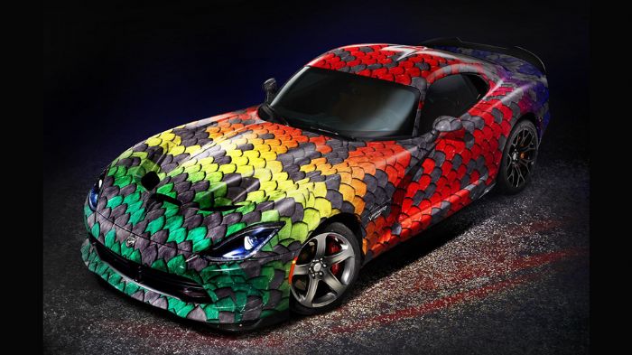 Το Viper GTC προσφέρει 8.000 επιλογές για την εξωτερική του απόχρωση και άλλες 24.000 διαφορετικές ρίγες. Υπάρχουν, επίσης, 10 σχέδια ζαντών, 16 εσωτερικοί διάκοσμοι και άλλα 6 αεροδυναμικά πακέτα.