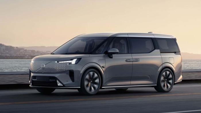 Πρεμιέρα για το μίνιβαν Volvo EM90 με 272 ίππους! Πρεμιέρα για το μίνιβαν Volvo EM90 με 272 ίππους!