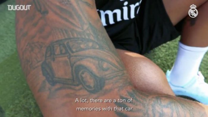 Το τατουάζ του Σκαραβαίου που βρίσκεται στο μπράτσο του Μαρσέλο.