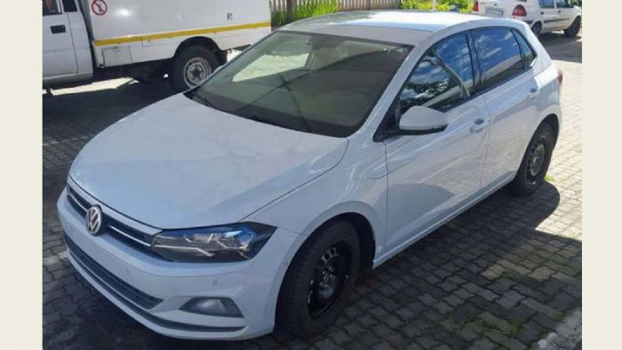 Δύο εικόνες της νέας γενιάς του VW Polo από τη Ν. Αφρική κάνουν το γύρο του κόσμου. Το επίσημο ραντεβού είναι το Σεπτέμβριο στη Φρανκφούρτη. Δύο εικόνες της νέας γενιάς του VW Polo από τη Ν. Αφρική κάνουν το γύρο του κόσμου. Το επίσημο ραντεβού είναι το Σεπτέμβριο στη Φρανκφούρτη.