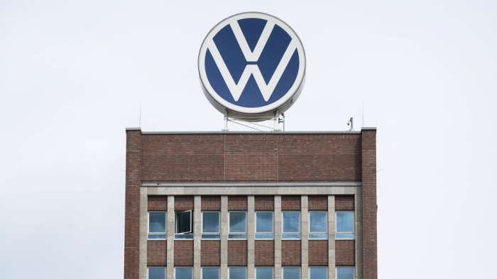 Οικονομικός Διευθυντής VW: «Έχουμε 1-2 χρόνια να αλλάξουμε τα πράγματα» Οικονομικός Διευθυντής VW: «Έχουμε 1-2 χρόνια να αλλάξουμε τα πράγματα»
