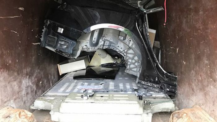 Αρχές βρήκαν κλεμμένο Tesla Model S σε κομμάτια! 