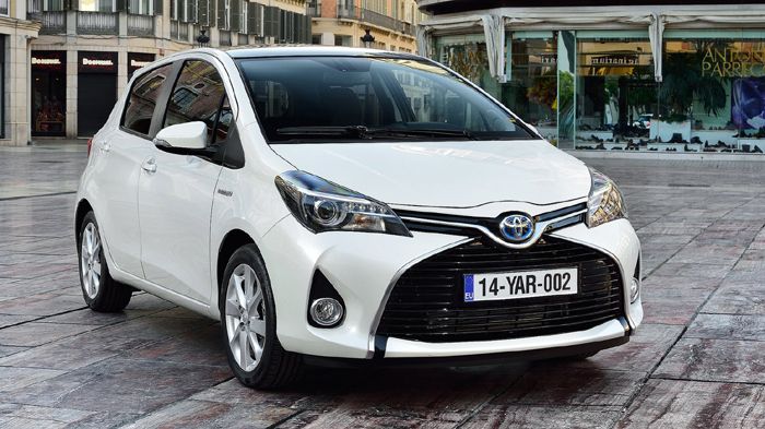 Στην Toyota κατάφεραν να κάνουν το ανανεωμένο Yaris ακόμα πιο ωραίο, αξιοποιώντας τη νέα σχεδιαστική γλώσσα που λανσαρίστηκε στο νέο Aygo. Στην Toyota κατάφεραν να κάνουν το ανανεωμένο Yaris ακόμα πιο ωραίο, αξιοποιώντας τη νέα σχεδιαστική γλώσσα που λανσαρίστηκε στο νέο Aygo.