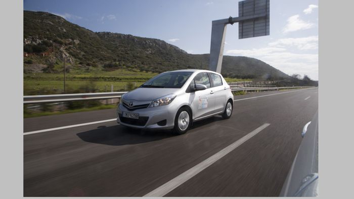 Τo Toyota Yaris, παρά το μικρό του μέγεθος, αποδείχθηκε ικανό εκτός των τειχών της πόλης.