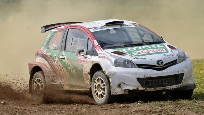 Το Toyota Yaris S2000 σε αγώνα Rally Trophy στην Νότια Αφρική.