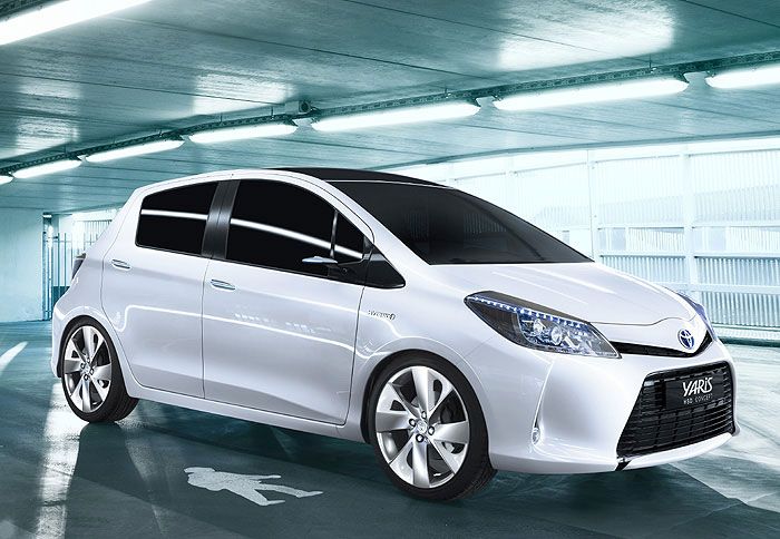 TOYOTA&nbsp;&nbsp;Yaris HSD (������)