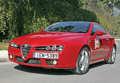 Ο όμιλος Fiat θα παρουσιάσει την Alfa Romeo 4C Spider concept στην Έκθεση της Γενεύης, που ξεκινά την ερχόμενη εβδομάδα (κατασκοπευτική, ηλεκτρονικά επεξεργασμένη εικόνα).