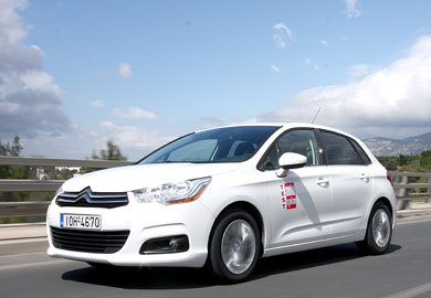   Citroen C4      :  1,4 VTi  95     ,      ,    ,     
    . Très bien! 