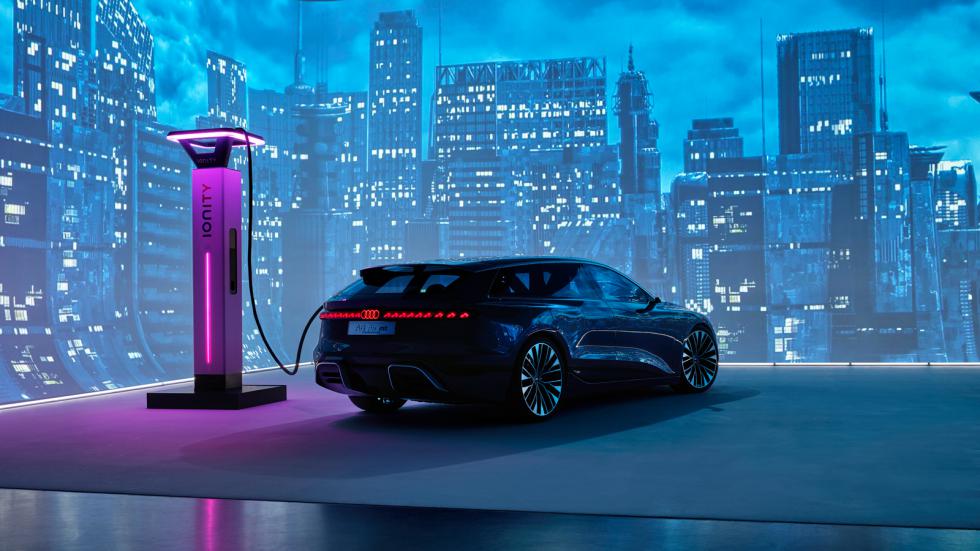 Με τεχνολογία μπαταρίας 800 Volt και ισχύ φόρτισης έως και 270 kW, το Audi A6 Avant e-tron concept «γεμίζει» με ηλεκτρική εμβέλεια 300 χλμ. σε 10 λεπτά, ενώ η φόρτιση από 5-80% ολοκληρώνεται σε 25 λεπ