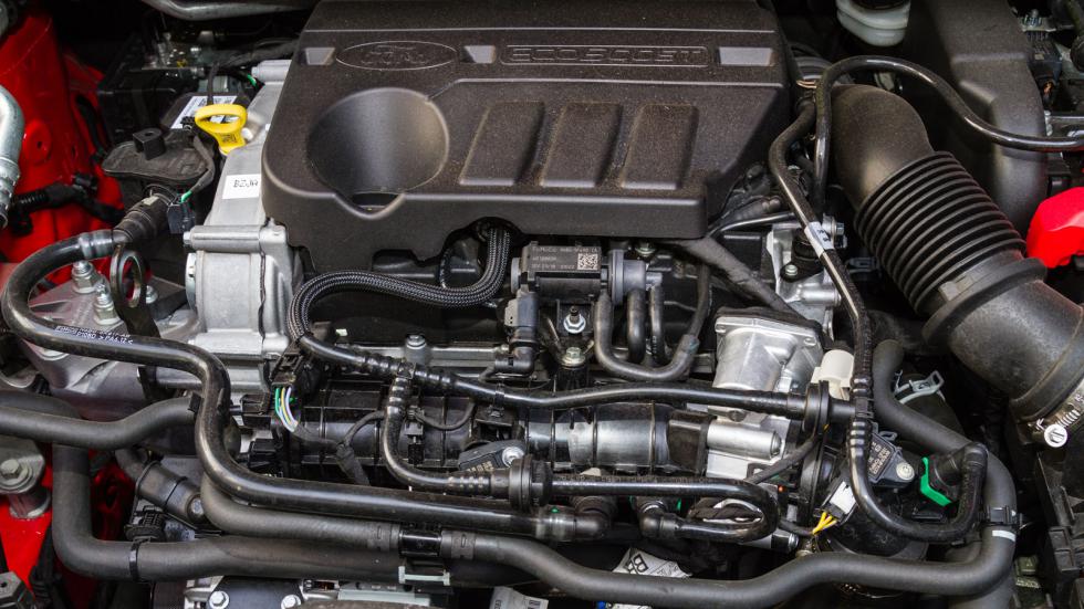 Το Ford Puma χρωστάει πολλά στο bonus των 50 Nm ροπή από το ήπιο υβριδικό σύστημα και το μικρό ηλεκτροκινητήρα του, το οποίο μετατρέπεται σε ένα απαλό boost από τις χαμηλές στροφές.
