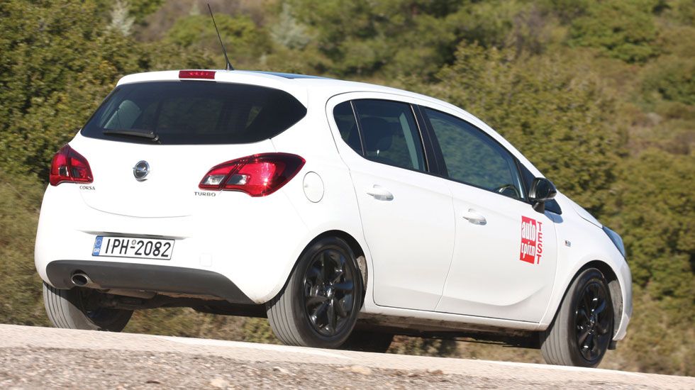 Το Opel Corsa του συγκριτικού μας φέρει τον νέο 3κυλινδρο 1.000άρη κινητήρα που αποδίδει 115 ίππους. 