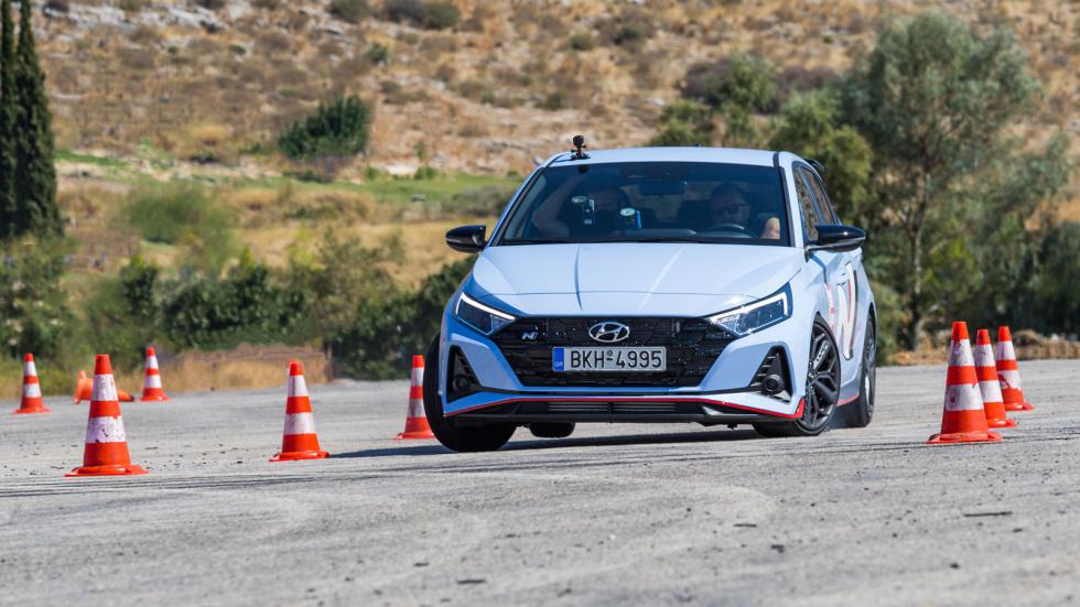 Το Hyundai i20 N εμφάνισε αστραπιαία απόκριση στις εντολές του οδηγού.