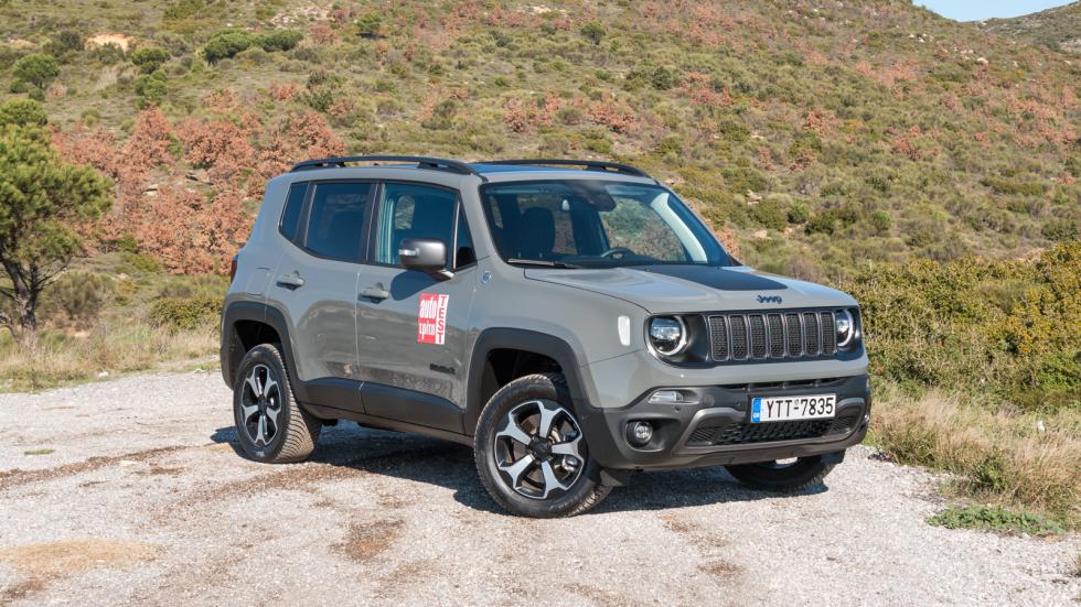 Σχεδιαστικά, το Jeep Renegade διακρίνεται για τον τετραγωνισμένο αισθητικό χαρακτήρα του με σημείο αναφοράς την κλασική εμπρός μάσκα με τις 7 κάθετες γρίλιες.