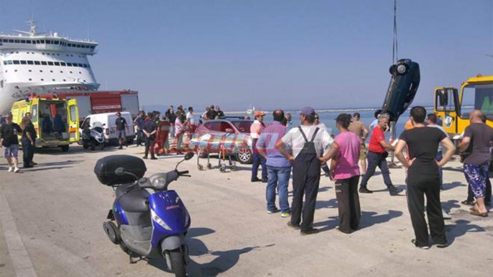Το λιμενικό, με τη βοήθεια δυτών αλλά και γερανών ανέσυρε το αυτοκίνητο, το οποίο βρισκόταν σε βάθος 10 μέτρων.