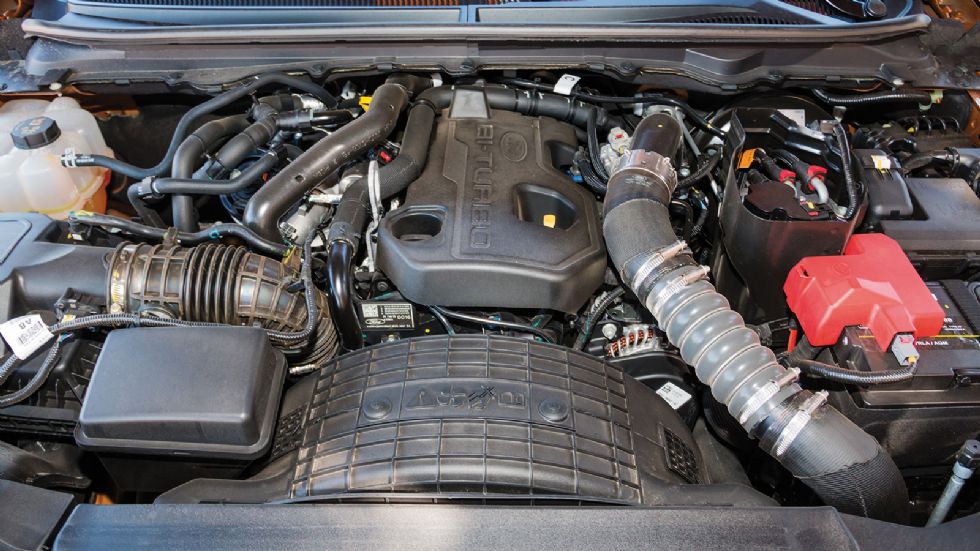 O ισχυρός diesel κινητήρας του Ranger Wildtrak συνδυάζεται υποδειγματικά με το νέο αυτόματο κιβώτιο 10 σχέσεων της Ford, αναδεικνύοντας τον πολιτισμένο αλλά και ικανό του χαρακτήρα.