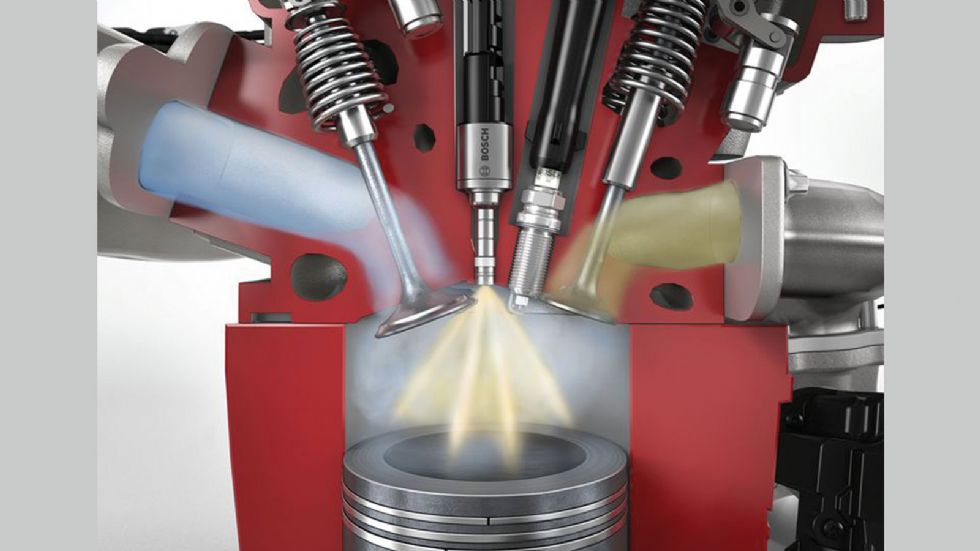 Όταν ο εγχυτήρας βρίσκεται μέσα στον θάλαμο καύσης σημαίνει ότι η είσοδος του καυσίμου δεν εξαρτάται από το άνοιγμα-κλείσιμο της βαλβίδας εισαγωγής.