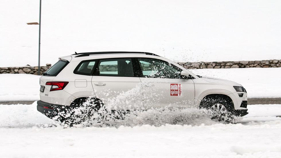 Τα SUV, πέρα των βασικών μεταφορικών αναγκών, θεωρούνται οχήματα ελευθέρου χρόνου και διακρίνονται για τον περιπετειώδη χαρακτήρα τους.