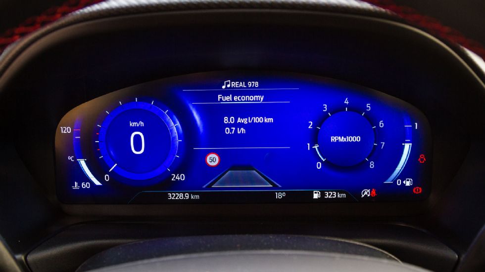 Ford Puma mild hybrid Vs Hyundai Kona hybrid