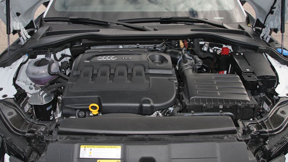 Ο 2λιτρος diesel του TT παρέχει γρήγορες επιδόσεις. Η κατανάλωση είναι καλύτερη από ό,τι περιμένεις για ένα μοντέλο της κατηγορίας.