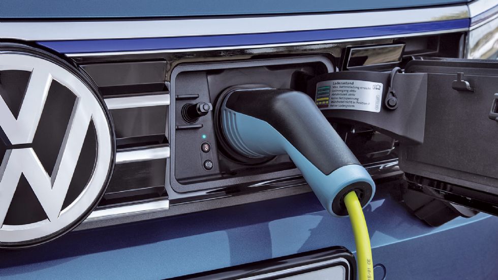 Οι high-tech τεχνολογίες του VW Passat GTE 