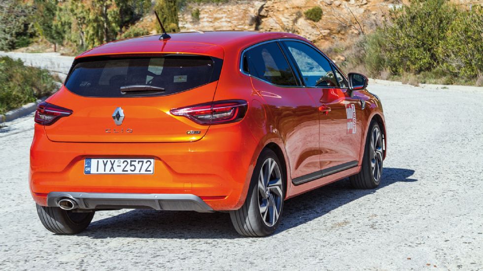 Το Renault Clio πατάει με σιγουριά, έχει ουδέτερη συμπεριφορά και εξαιρετική ποιότητα κύλισης. Παρουσιάζει την πιο ισορροπημένη εικόνα.