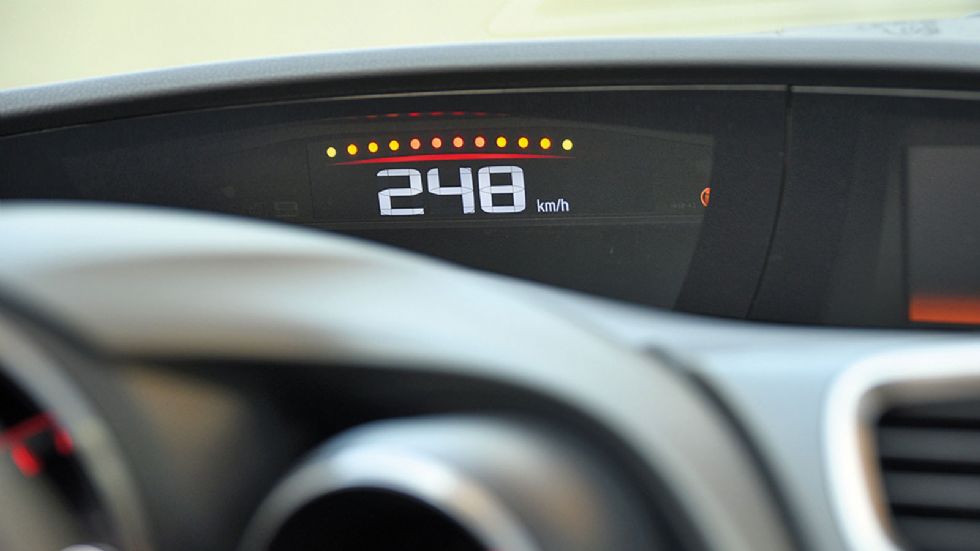 Στην Autobahn δεν υπάρχουν όρια ταχύτητας…