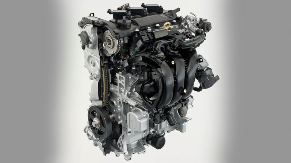 Ο θερμικός κινητήρας του νέου Toyota Yaris είναι 1,5 λτ., αλλά πλέον 3κύλινδρος και έχει υψηλή θερμοδυναμική απόδοση της τάξης του 40%.