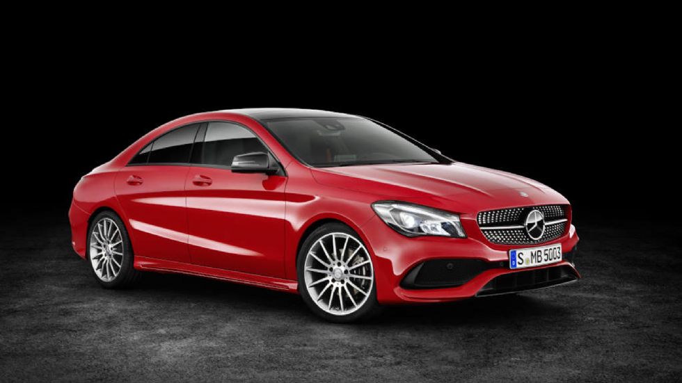 Η ανανεωμένη προσέγγιση της CLA Coupe με σπορ αναλογίες και δυναμικό σχεδιασμό που χαρακτηρίζεται από στρογγυλεμένες γραμμές είναι ευδιάκριτη.