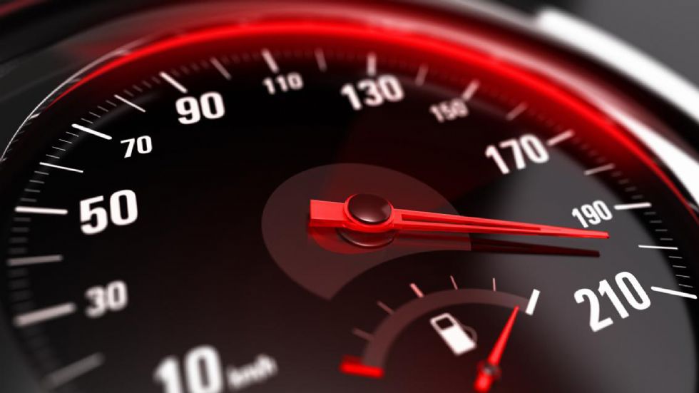 Πήρε κλήση γιατί πήγαινε με 175 km/h ενώ έτρεχε με 195 km/h