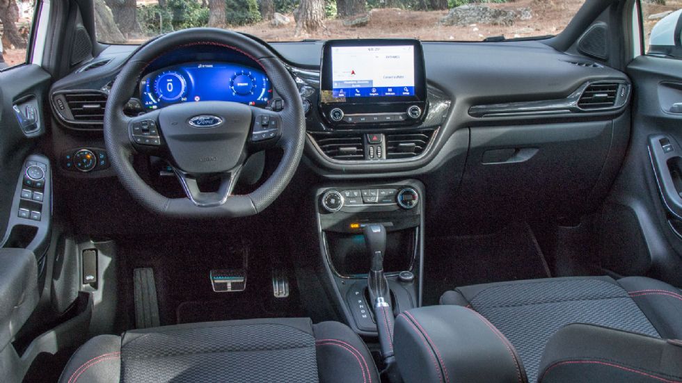 Το εσωτερικό του Ford Puma δείχνει μοντέρνο και διαθέτει στιβαρή συναρμογή. Ο ψηφιακός πίνακας οργάνων των 12,3 ιντσών τονίζει τον high-tech χαρακτήρα του και η στάνταρ οθόνη αφής 8ΆΆ για το SYNC3 έχε