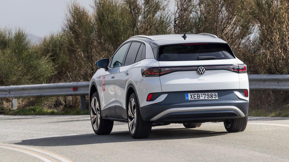 Το ID.4 δείχνει πιο εξωτικό από τα περισσότερα SUV με καύσιμο και κάνει τα κεφάλια να γυρίζουν, «φωνάζοντας» ταυτόχρονα πως δεν διαθέτει συμβατικό σύστημα κίνησης.