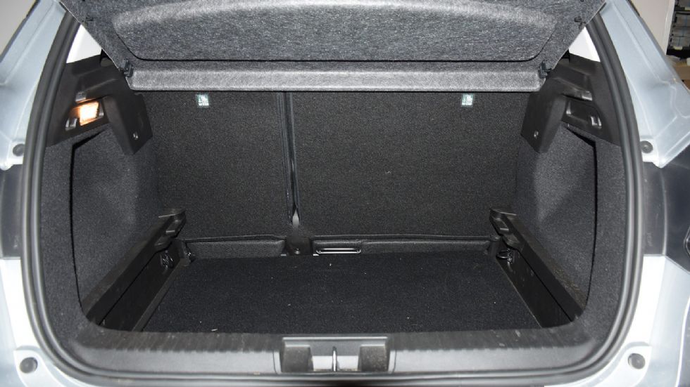 Μορφολογικά ο χώρος ικανοποιεί, καθώς οι θόλοι δεν θα εισέλθουν δε θα εισέλθουν στο εσωτερικό του πορτ-μπαγκάζ. 