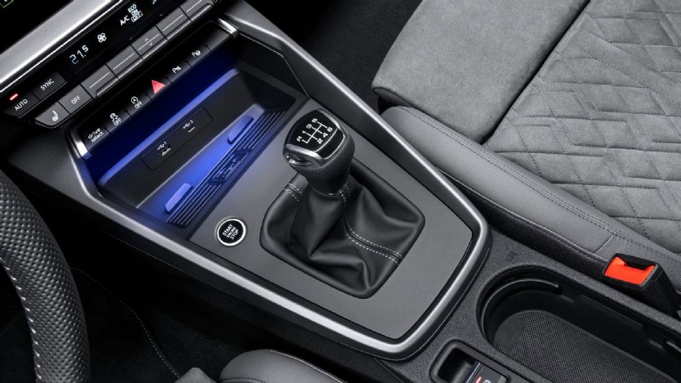 Τα «βασικά» premium: Audi A3 Vs Mercedes A-Class