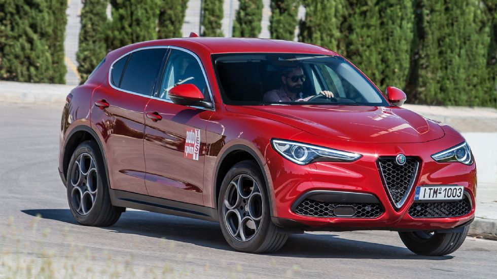 H πανέμορφη Alfa Romeo Stelvio Q4 2,0 turbo των 280 ίππων είναι και η πιο εκρηκτική ανάμεσα στα βενζινοκίνητα μεγάλα crossover/SUV πραγματοποιώντας το 0-100 σε μόλις 5,8 δλ.