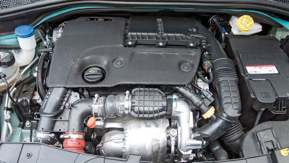 Ο γνωστός κινητήρας BlueHDI των 1,6 λίτρων της Citroen, διακρίνεται για την πολιτισμένη του λειτουργία και το οικονομικό του προφίλ. Το 6τάχυτο αυτοματοποιημένο κιβώτιο ναι μεν εξυπηρετεί στην ευκολία