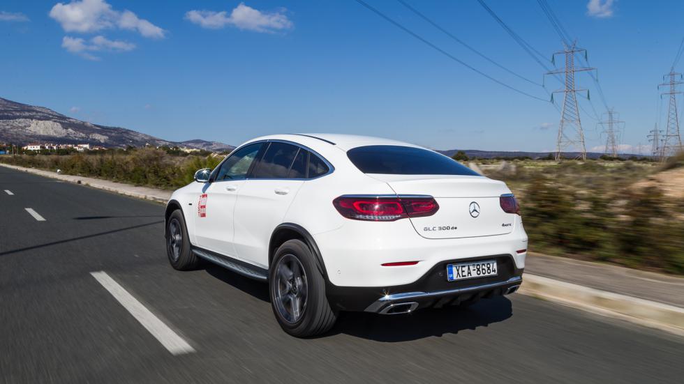 Η GLC Coupe είναι αέρινη και επιβάλλεται μέσω του όγκου (μήκος 4,74 μ.) και του δυναμισμού της. Όλα τα λεφτά η σιλουέτα του πίσω μέρους.