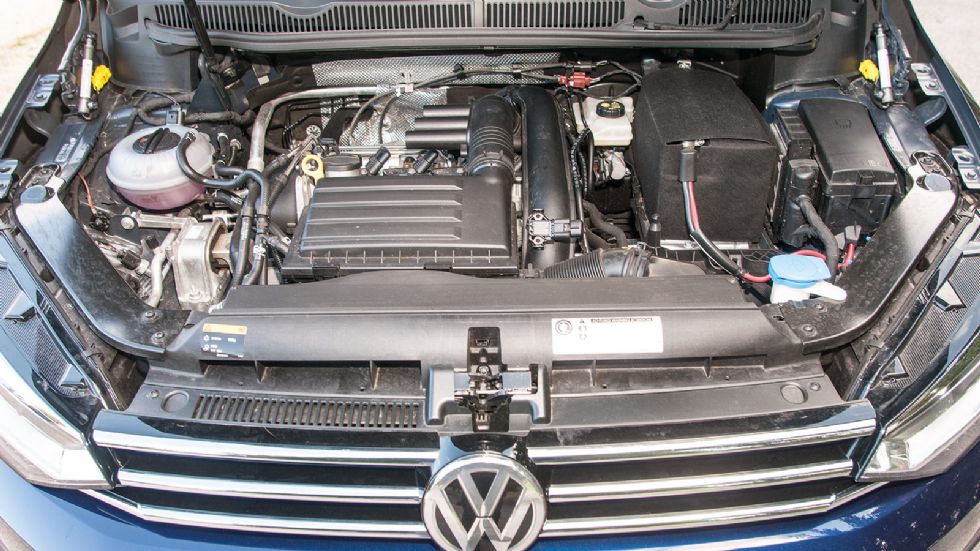 Εξαιρετικές επιδόσεις χαρίζει στο VW Touran ο 1,4 TSI με τα 150 άλογα και τα 250 Nm ροπής.