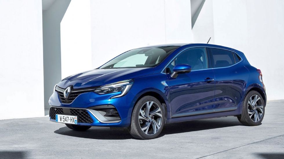 Τα αυτοφορτιζόμενα Renault Clio E-Tech και Honda Jazz hybrid θα αποτελέσουν τους βασικούς αντιπάλους του Yaris Hybrid.